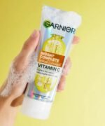 Garnier Bright Complete Vitamin C Serum Cleanser - Image 2